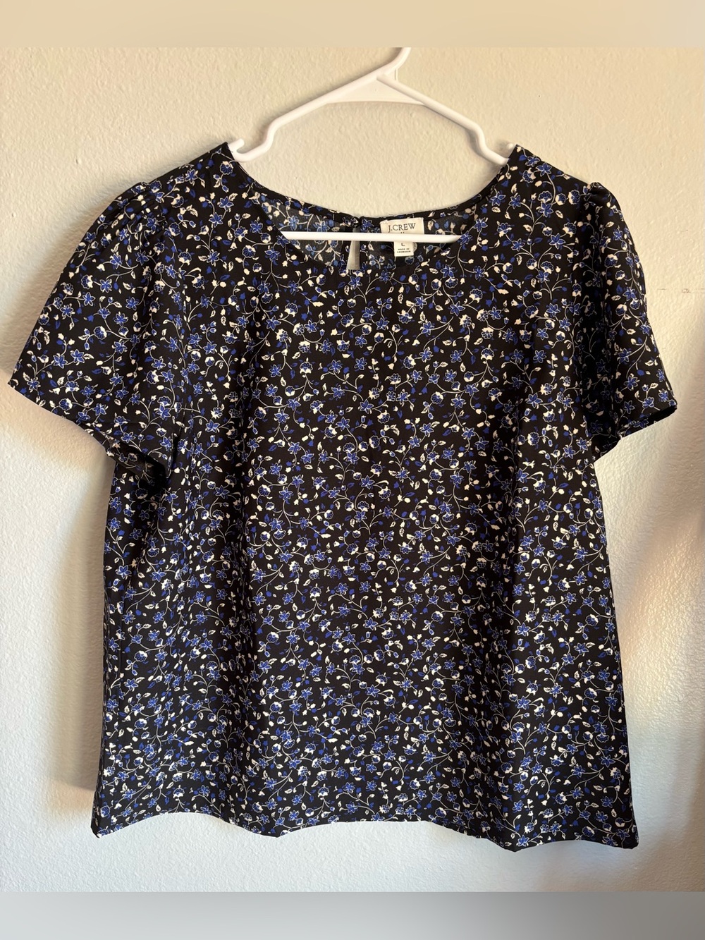 J. Crew women’s size Large Black Top royal Blue White Floral Print blouse casual